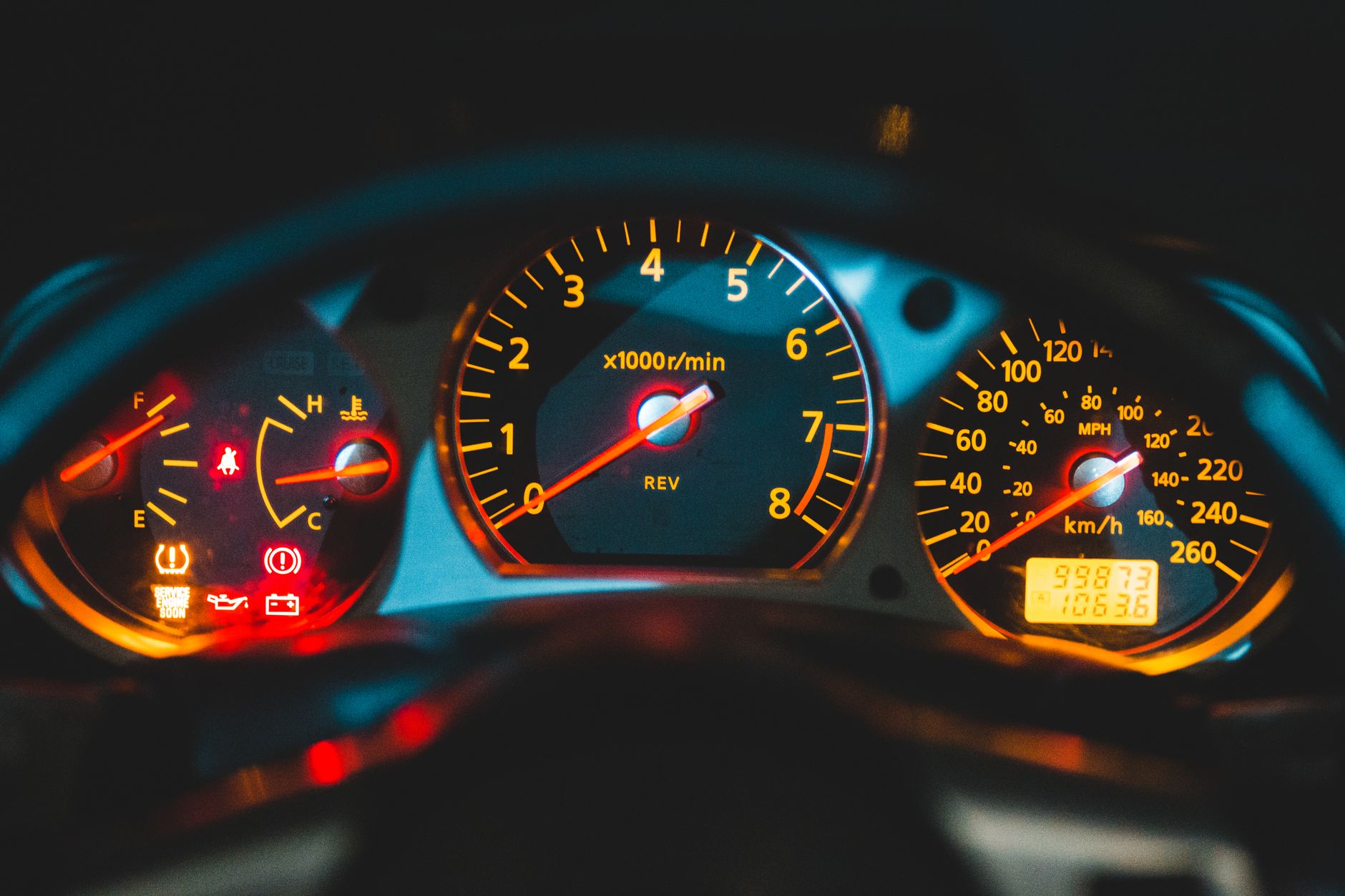 Voyant orange Clio 2 : quoi vérifier et quoi faire